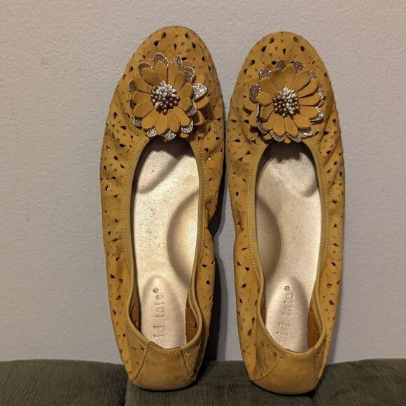 David Tate Genuine Mustard Yellow Leather Floral Perforated Flats Ballets - Picture 12 of 12
